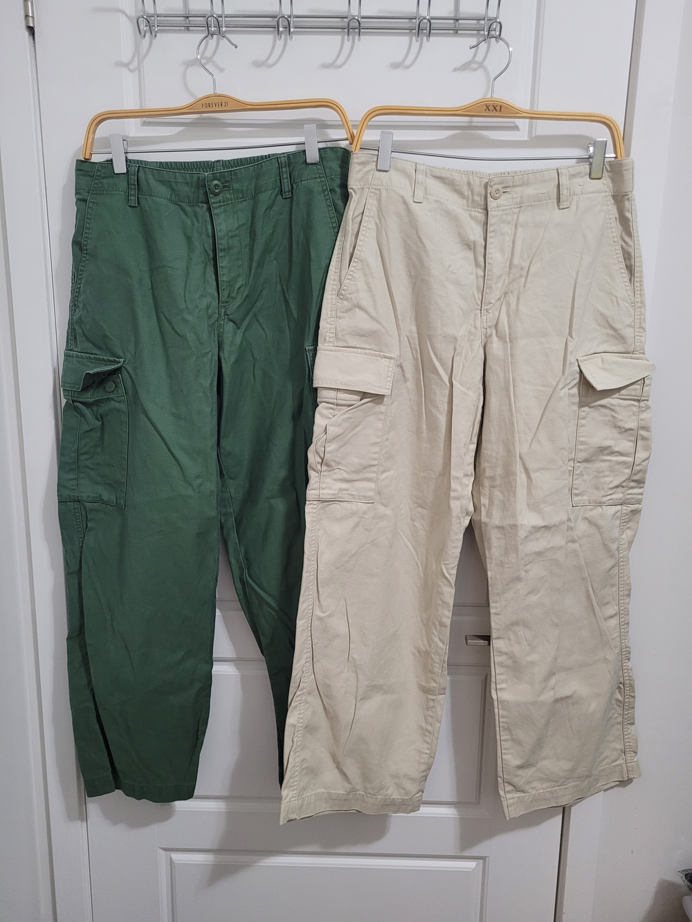 Uniqlo Green and Beige Cargo Pants - Relaxed Straight Fit